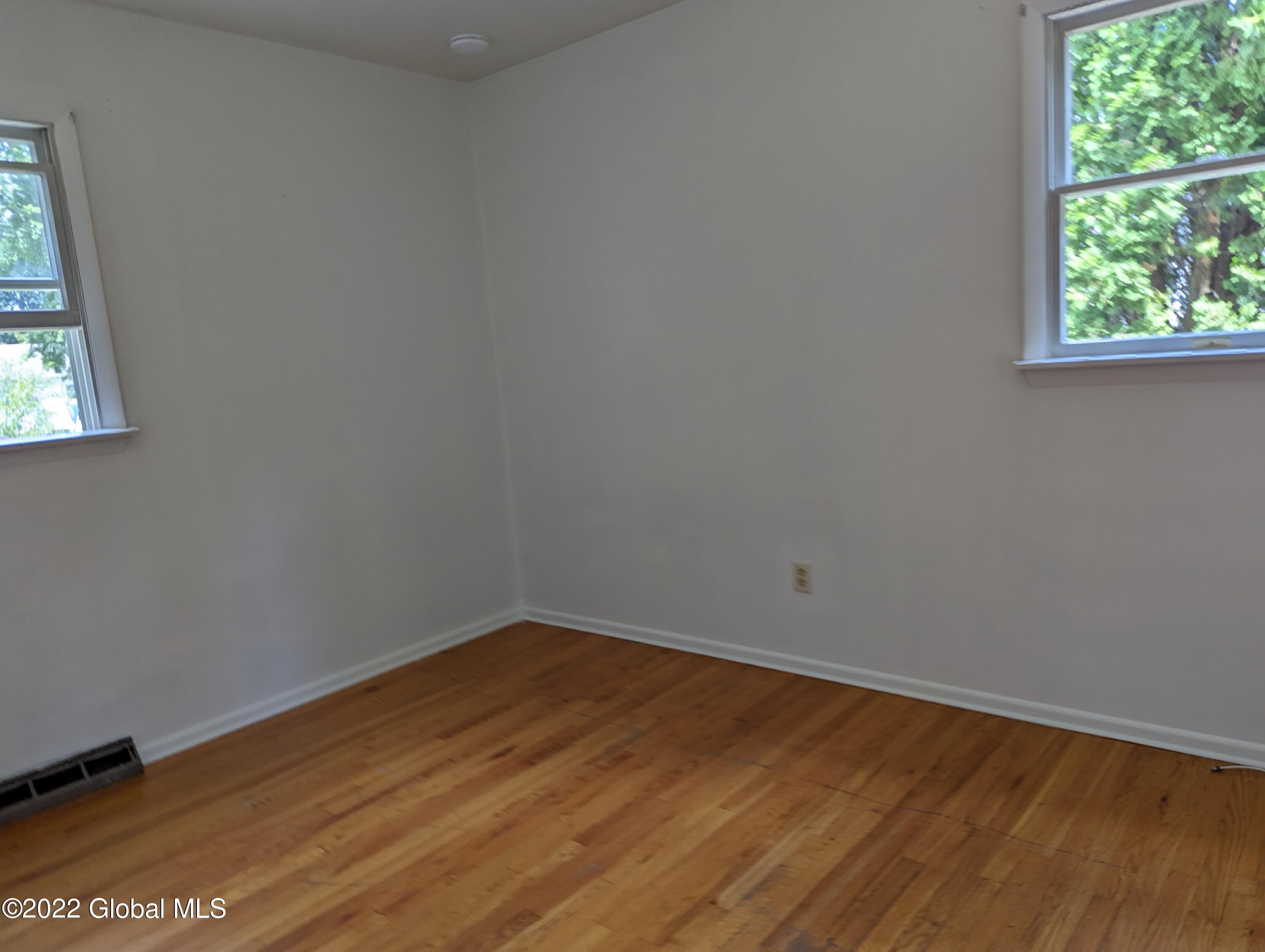 343 Gifford Road Schenectady, NY 12304 - Photo 12 of 24 PXL_20220708_172145358.MOTION-01.COVER