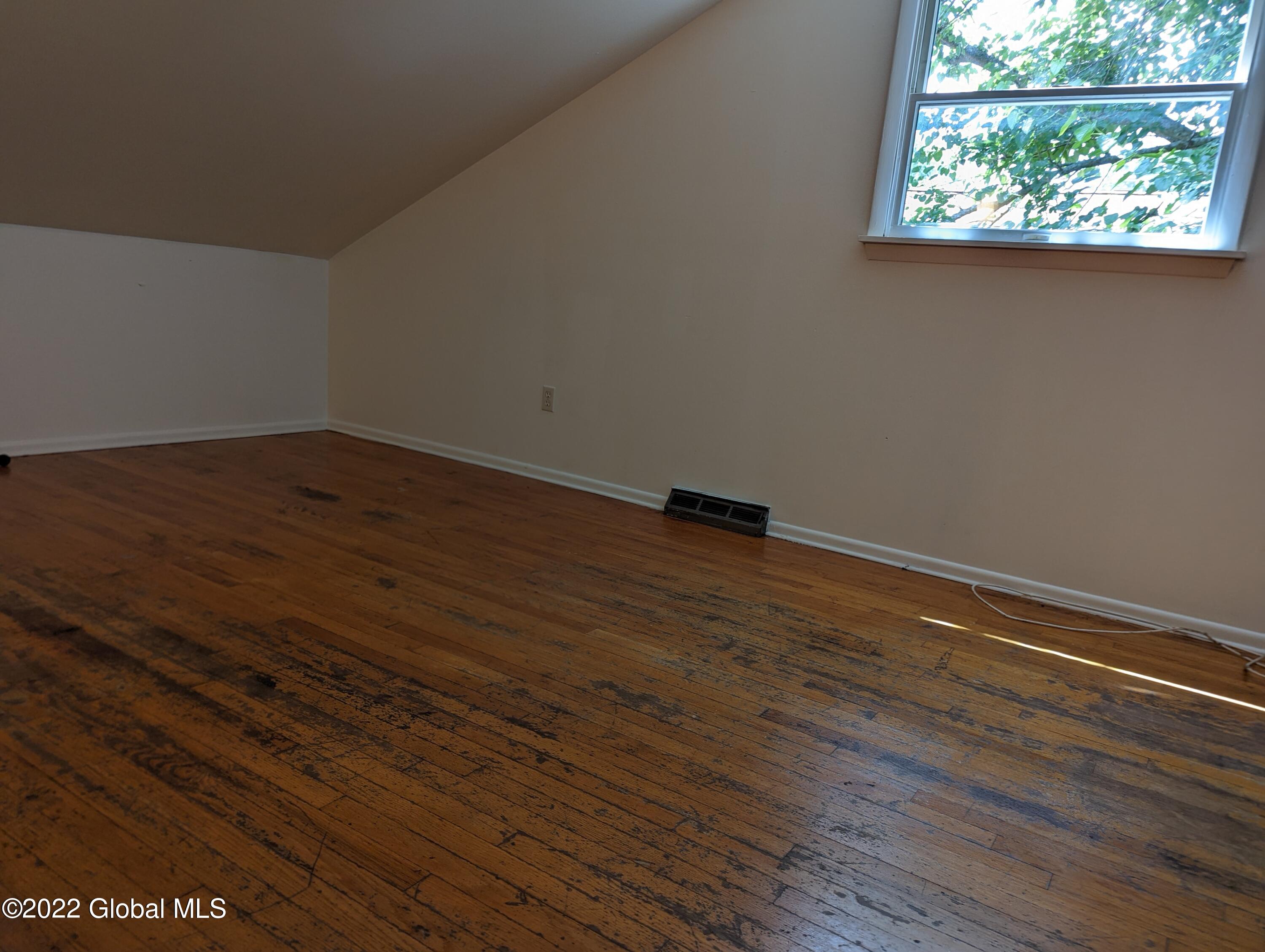 343 Gifford Road Schenectady, NY 12304 - Photo 14 of 24 PXL_20220708_172240579.MOTION-01.COVER