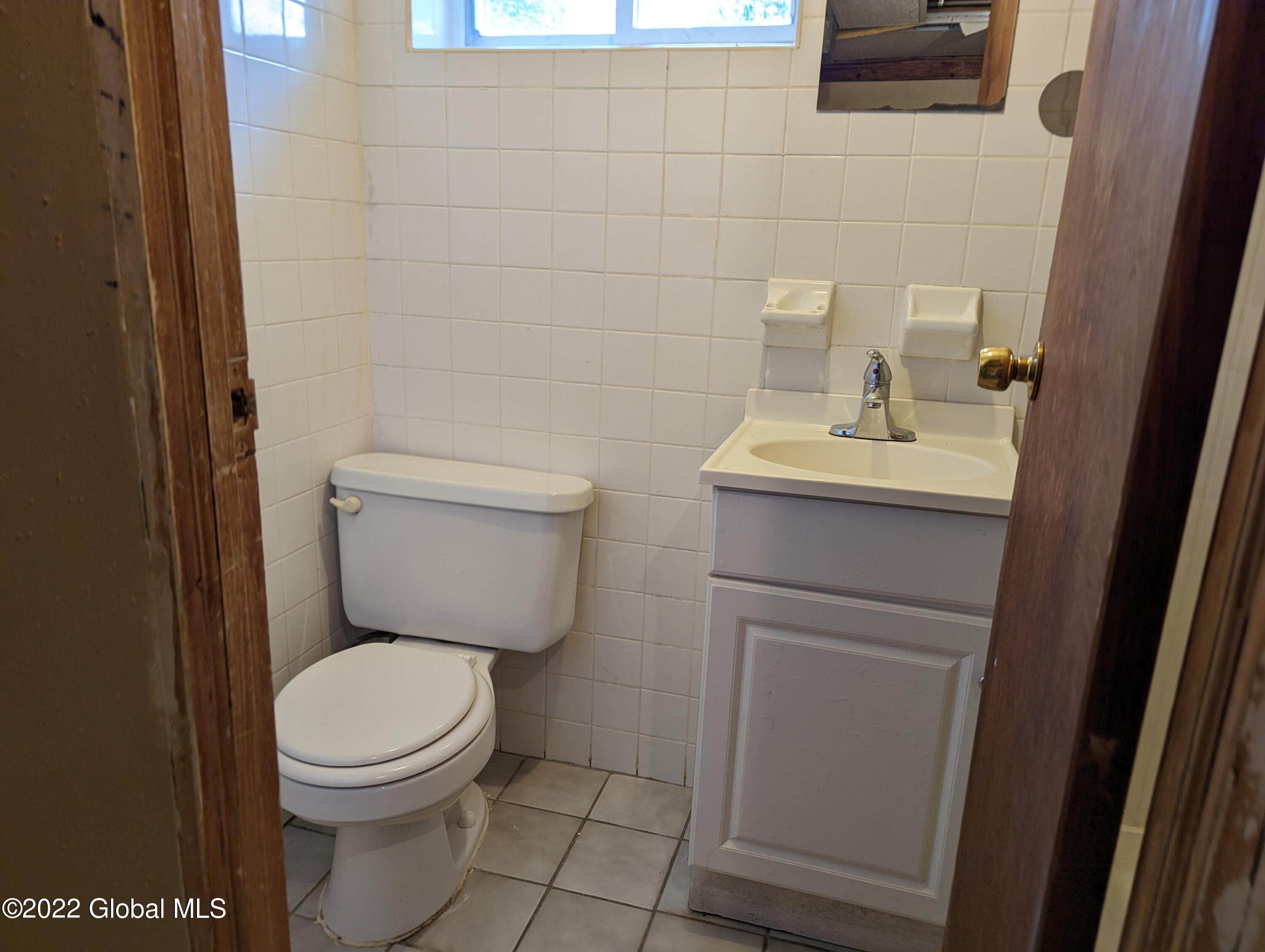 343 Gifford Road Schenectady, NY 12304 - Photo 18 of 24 PXL_20220708_172631722.MOTION-01.COVER