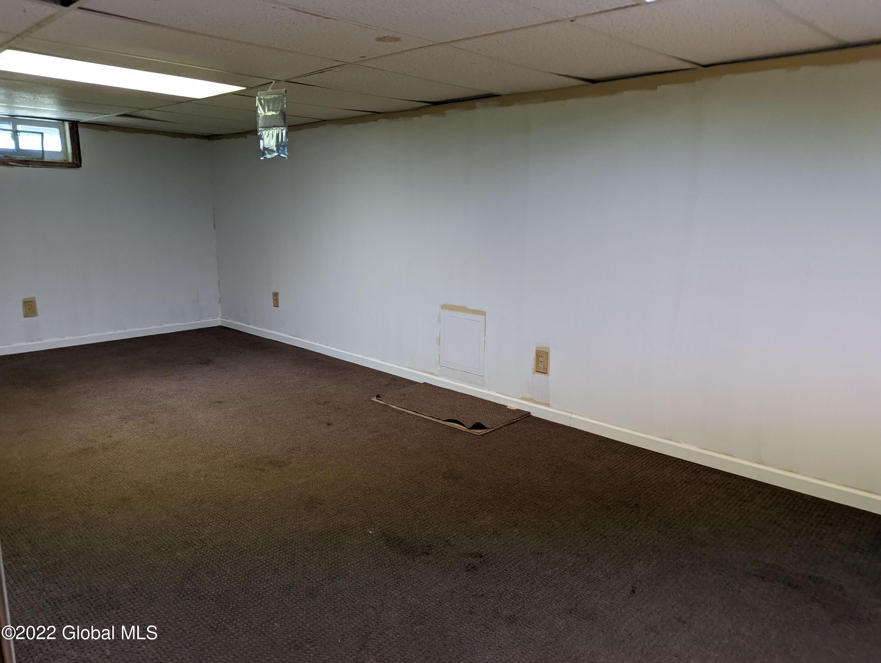 343 Gifford Road Schenectady, NY 12304 - Photo 21 of 24 PXL_20220708_172604217.MOTION-01.COVER