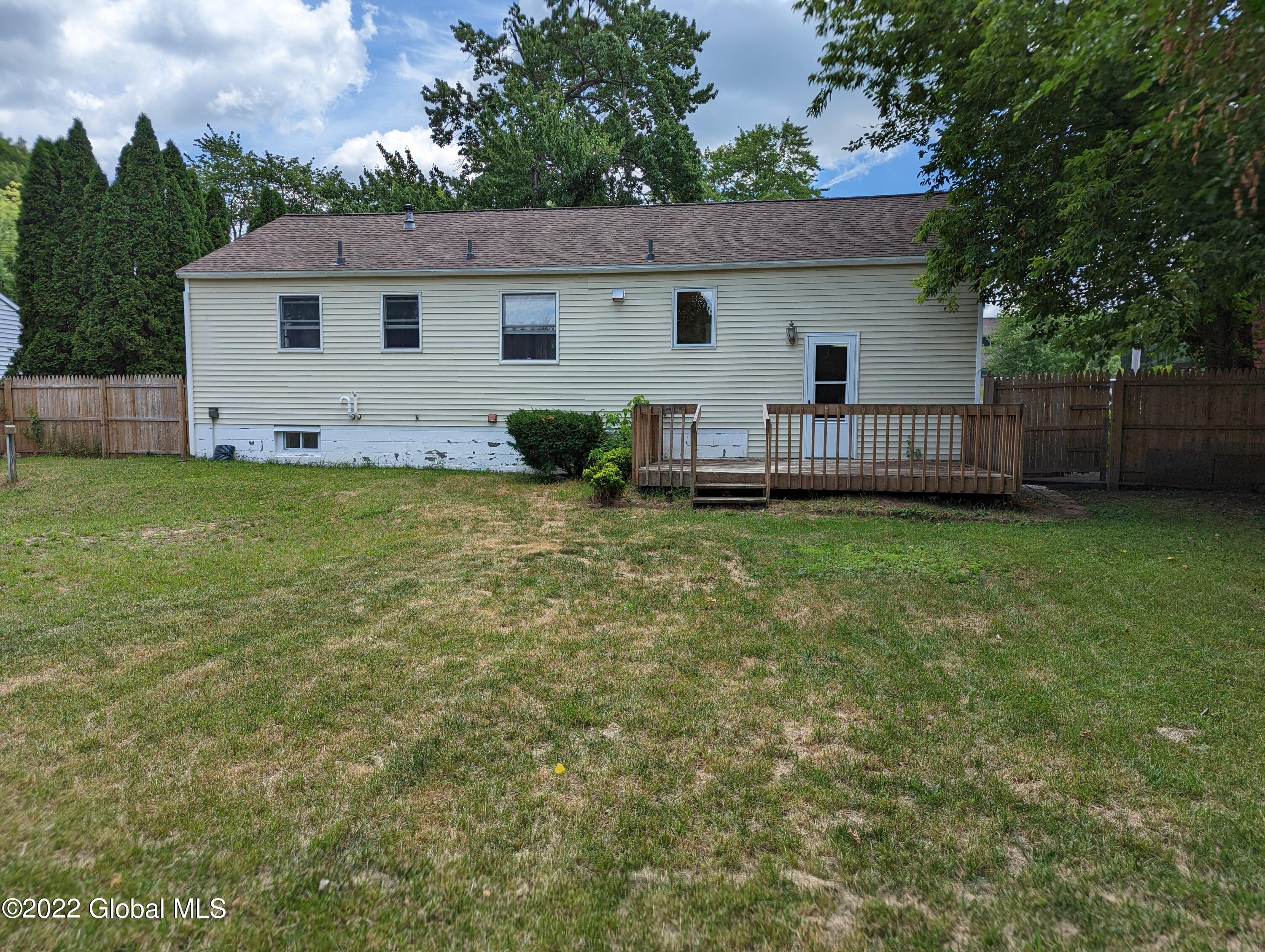 343 Gifford Road Schenectady, NY 12304 - Photo 22 of 24 PXL_20220708_172907894.MOTION-01.COVER