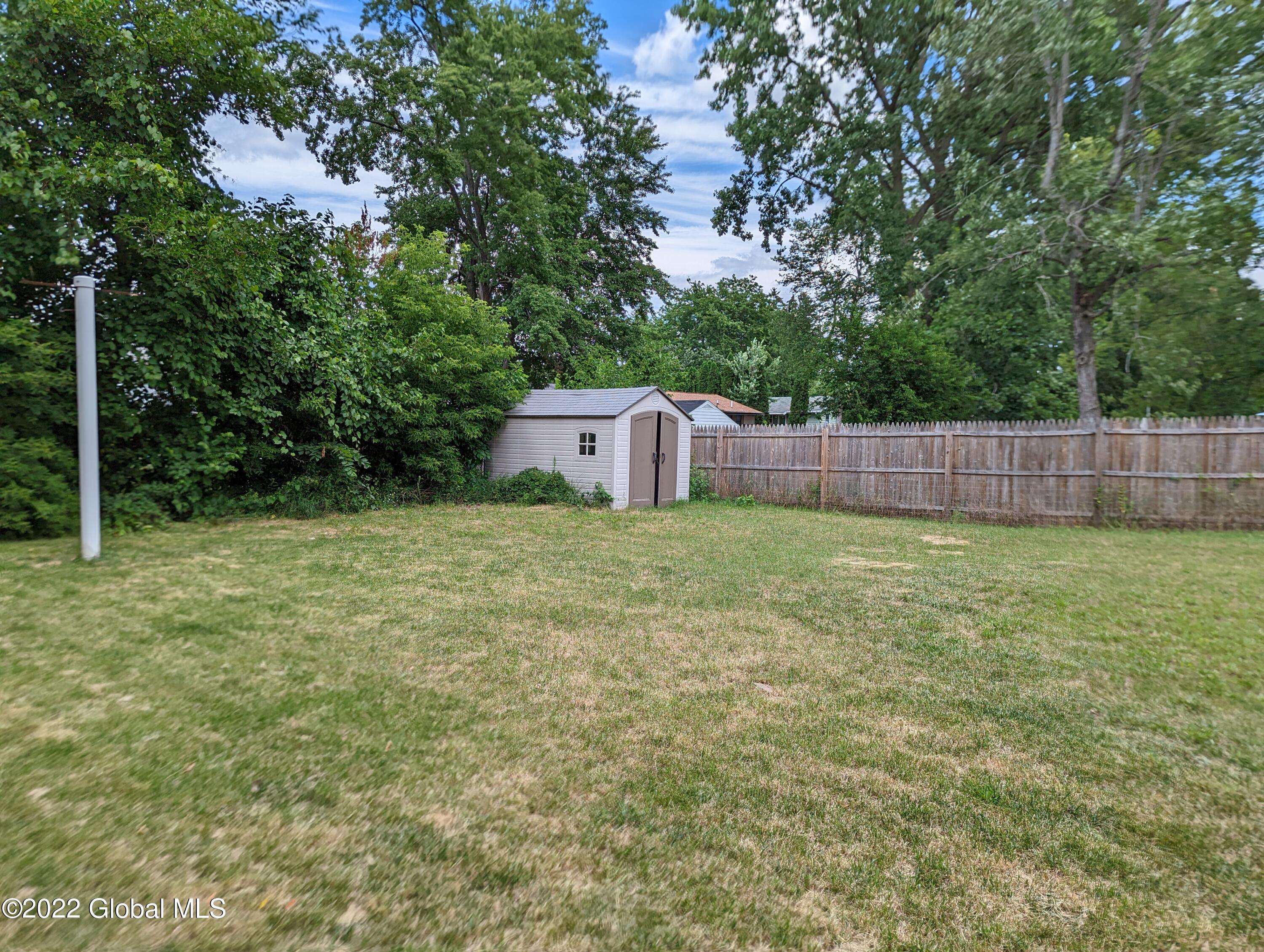 343 Gifford Road Schenectady, NY 12304 - Photo 23 of 24 PXL_20220708_172855417.MOTION-01.COVER