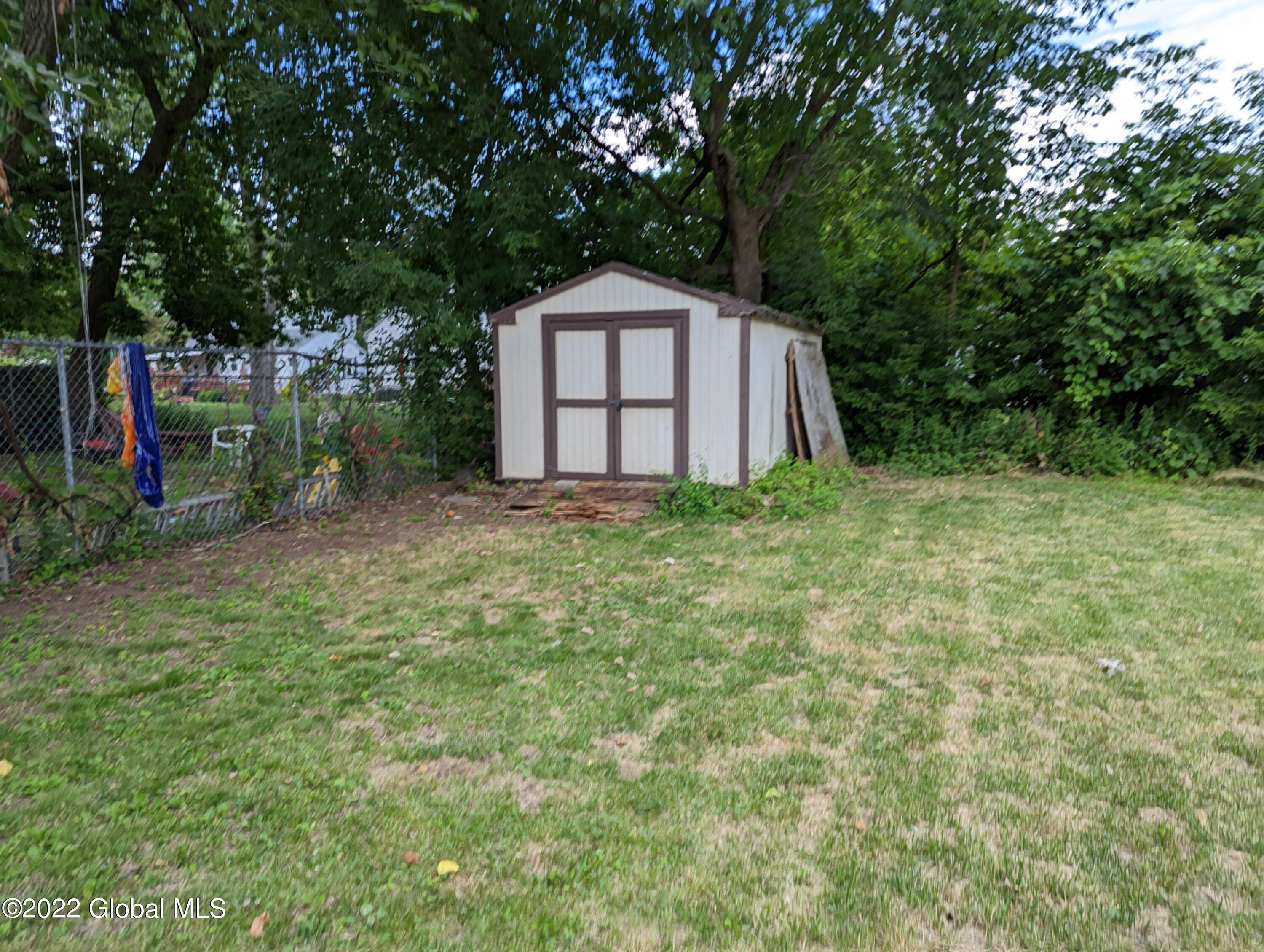 343 Gifford Road Schenectady, NY 12304 - Photo 24 of 24 PXL_20220708_172852094.MOTION-01.COVER