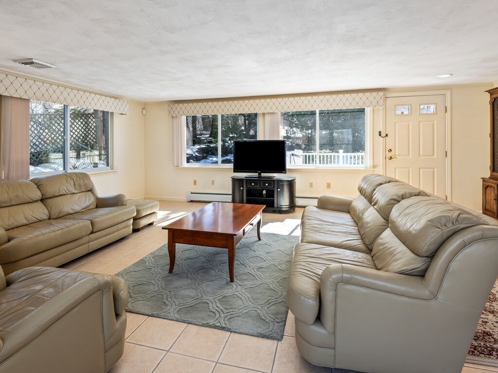 4 Athens Street Auburn, MA 01501 - Photo 14 of 42