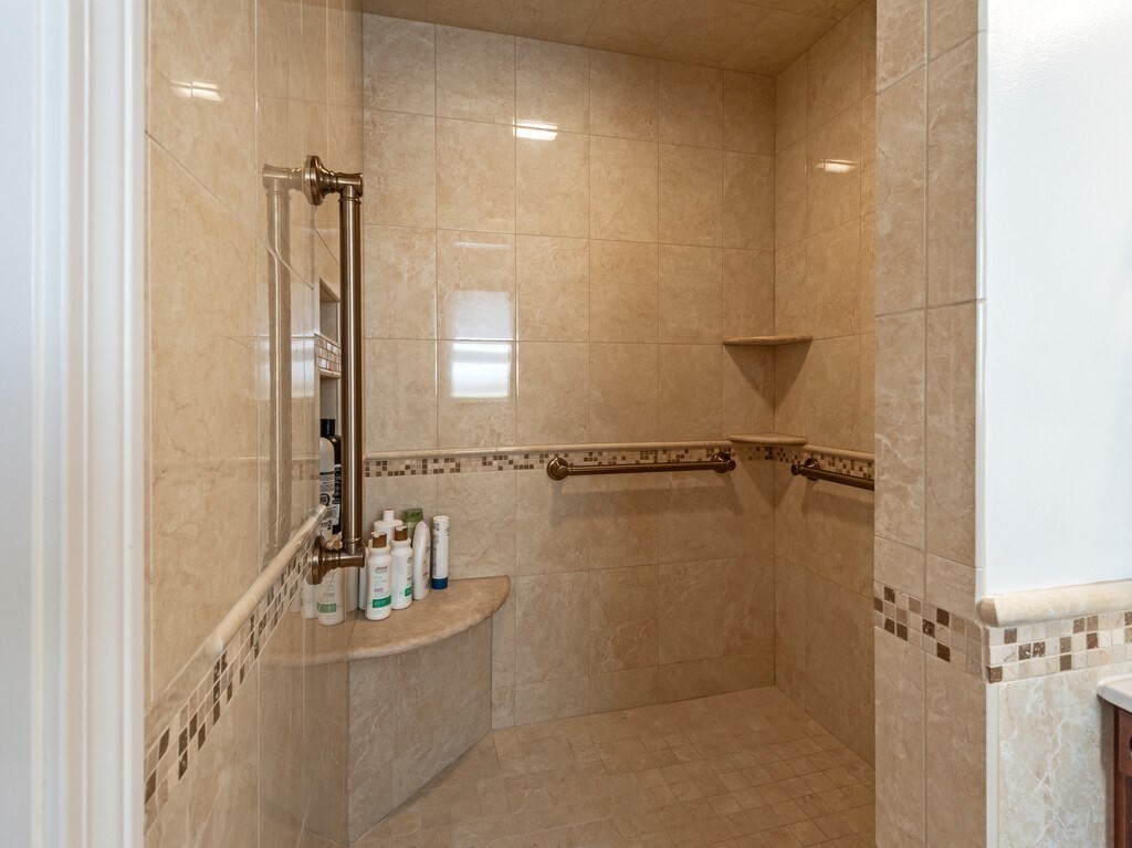 4 Athens Street Auburn, MA 01501 - Photo 17 of 42
