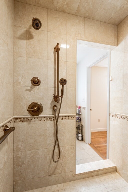 4 Athens Street Auburn, MA 01501 - Photo 18 of 42