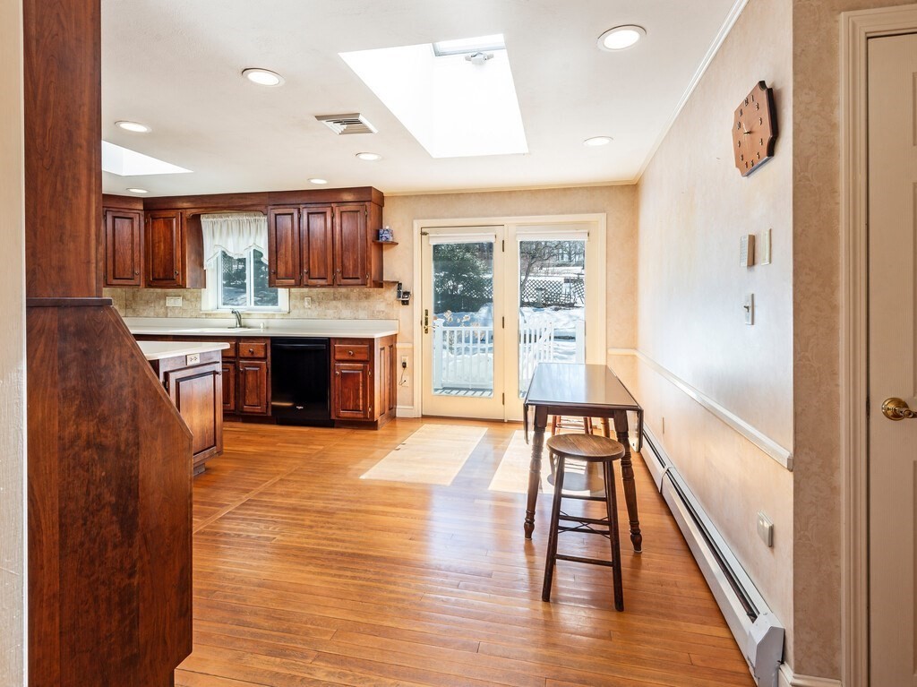 4 Athens Street Auburn, MA 01501 - Photo 6 of 42