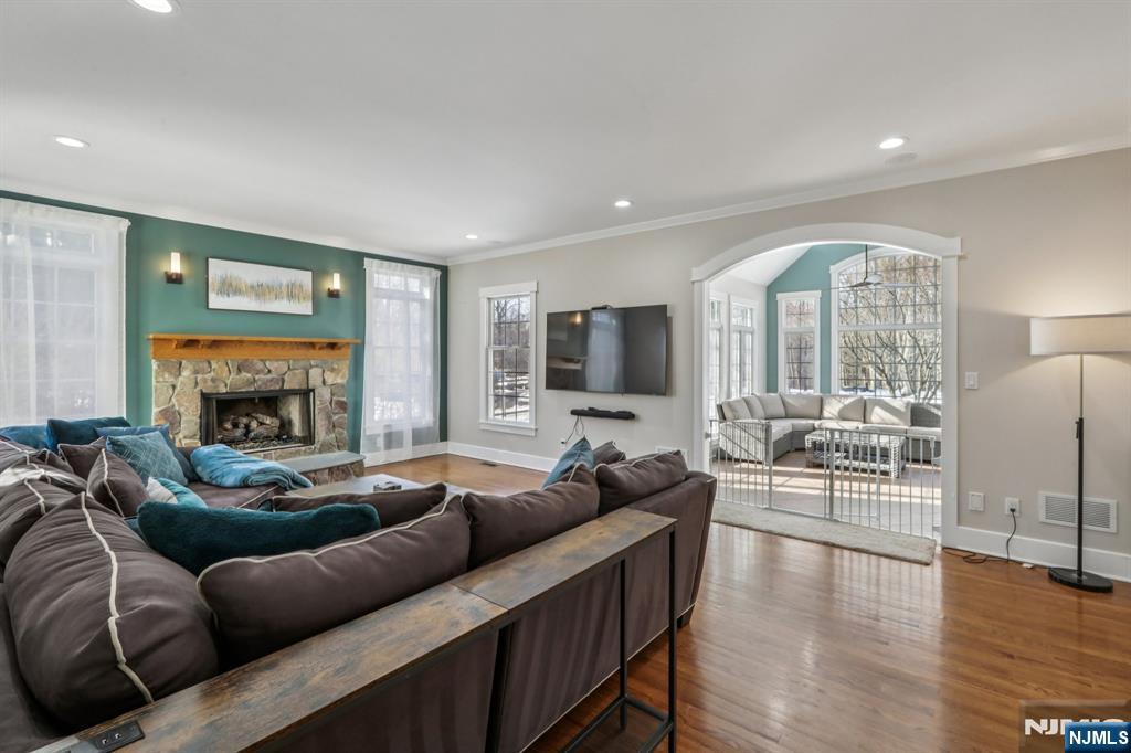 12 Cowie Road Chester, NJ 07930 - Photo 6 of 50