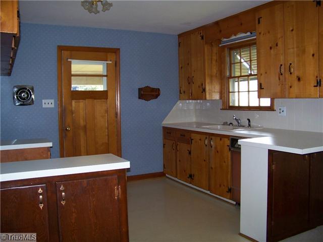 1407 Capri Road Southwest Winston-Salem, NC 27103 - Photo 2 of 7 Kitchen.