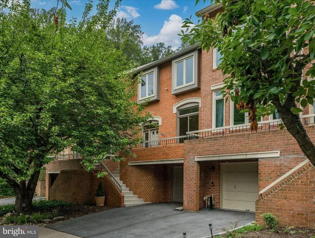 $875,000 | 10847 Whiterim Drive, Potomac, MD 20854