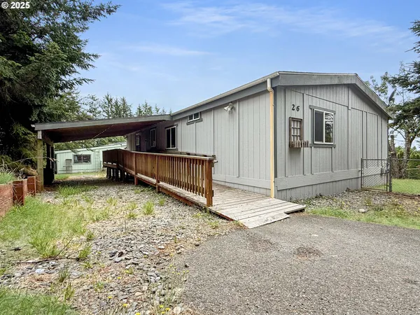 a view of backyard of house