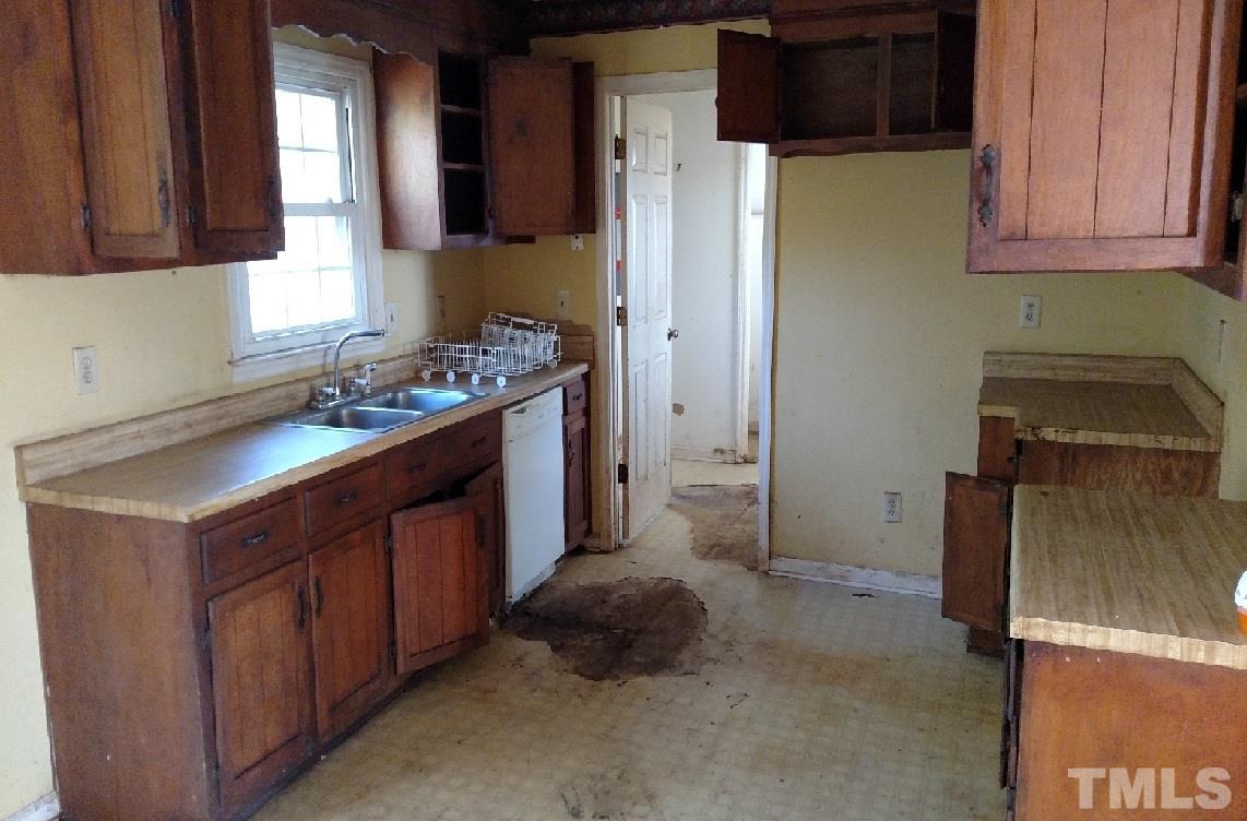 533 Wise Road Dunn, NC 28334 - Photo 3 of 10