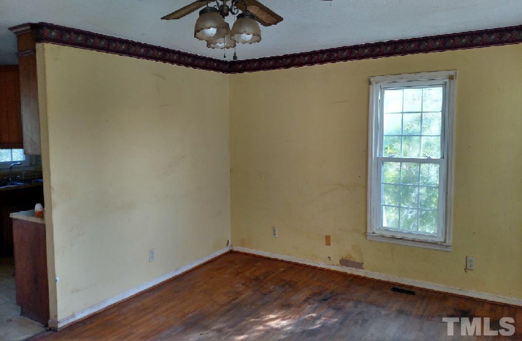 533 Wise Road Dunn, NC 28334 - Photo 5 of 10