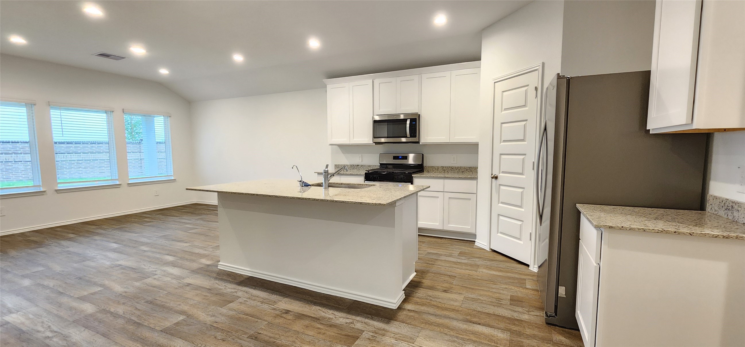3610 Lanercost Lane Fulshear, TX 77441 - Photo 7 of 38 Kitchen