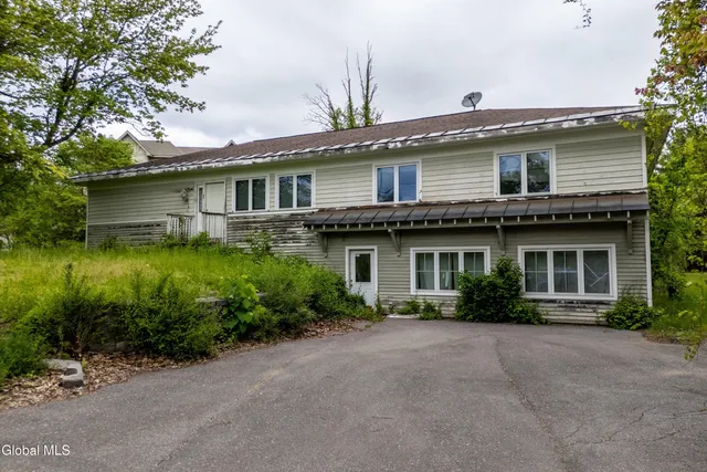 $800,000 | 126 West Avenue, Saratoga Springs, NY 12866
