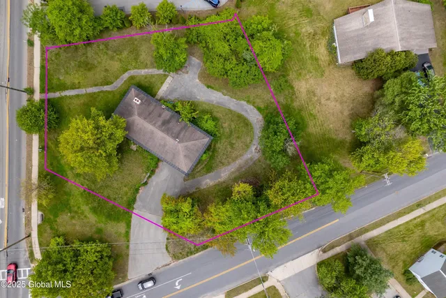 $800,000 | 126 West Avenue, Saratoga Springs, NY 12866