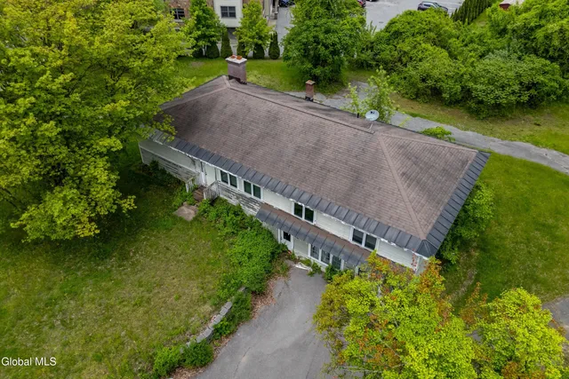 $800,000 | 126 West Avenue, Saratoga Springs, NY 12866