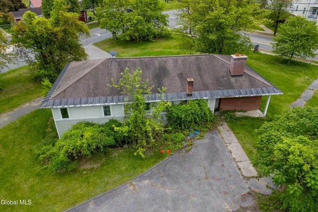 $800,000 | 126 West Avenue, Saratoga Springs, NY 12866