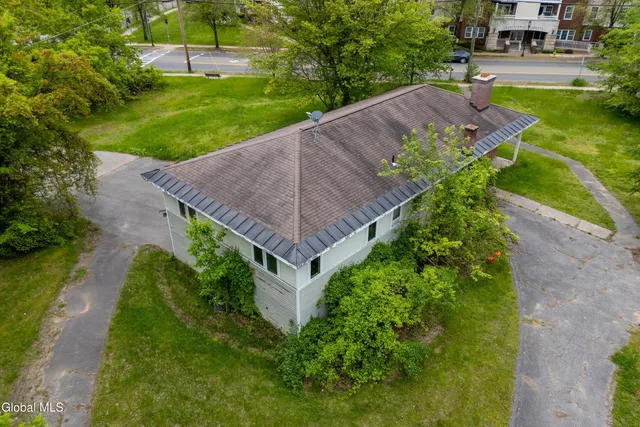 $800,000 | 126 West Avenue, Saratoga Springs, NY 12866