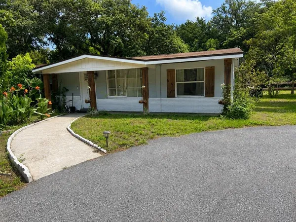 $389,900 | 3810 Autumn Palm Drive, Zephyrhills, FL 33541