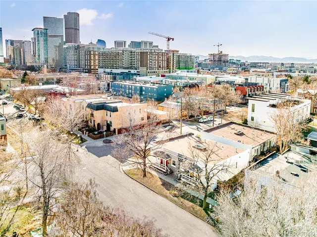 a picture of city view