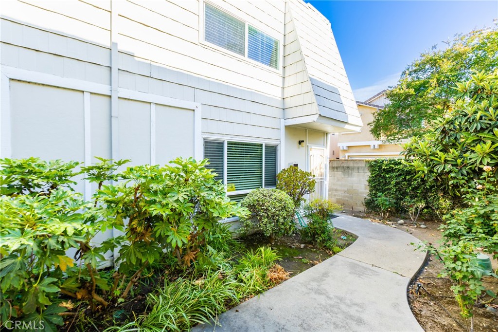 1434 Highland Avenue, Unit 8 Duarte, CA 91010 - Photo 1 of 26