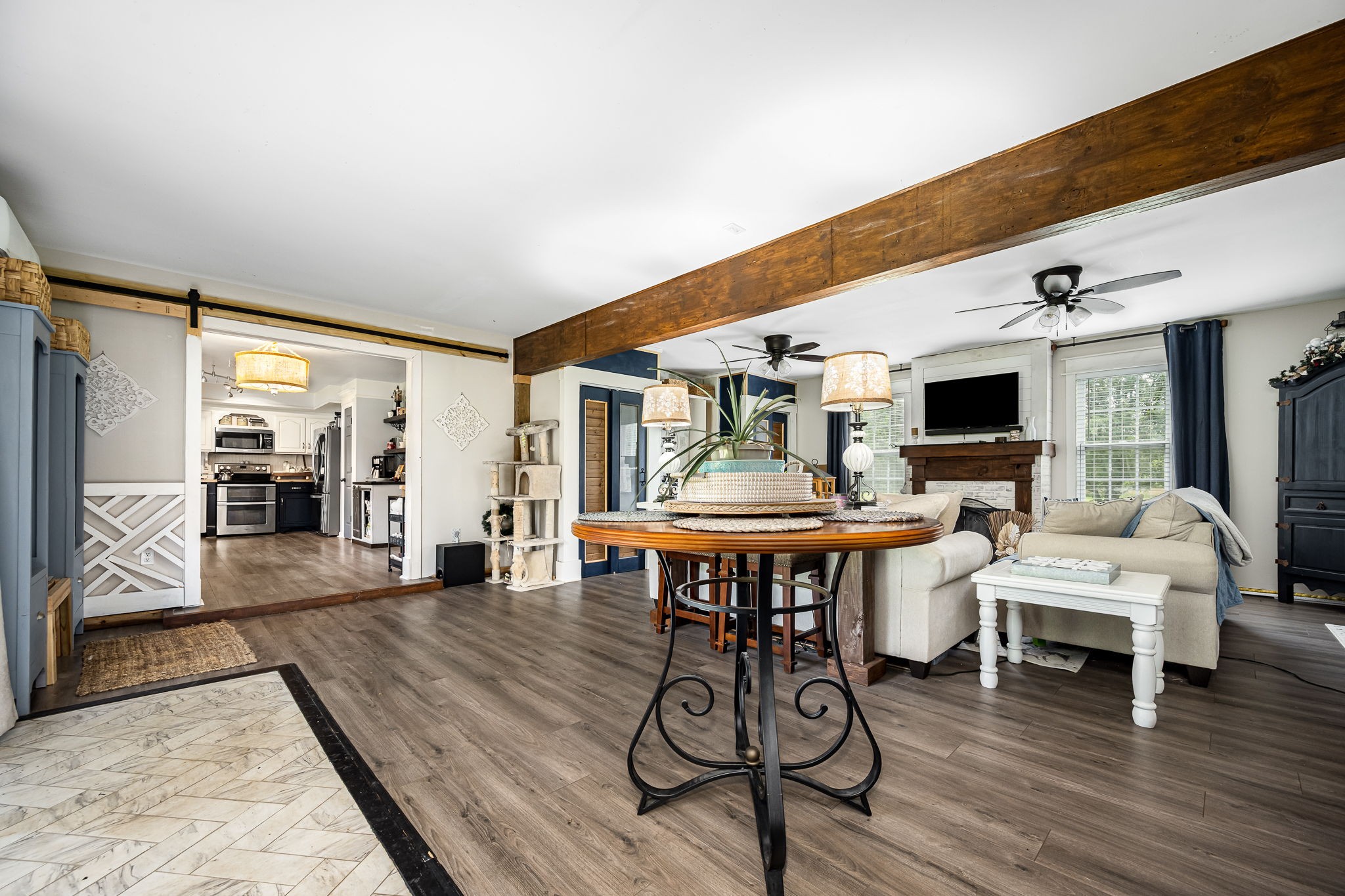 4842 Lunns Store Road Chapel Hill, TN 37034 - Photo 31 of 52 a livingroom with furniture and wooden floor