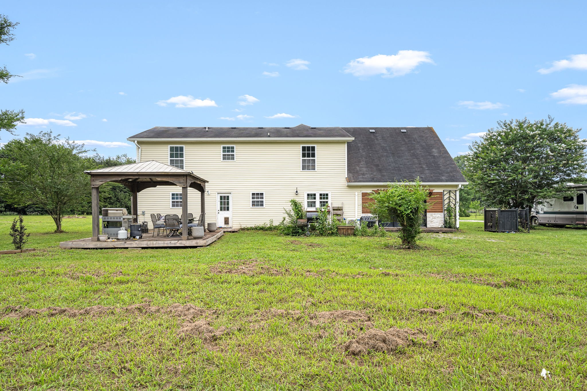 4842 Lunns Store Road Chapel Hill, TN 37034 - Photo 48 of 52 a front view of a house with garden