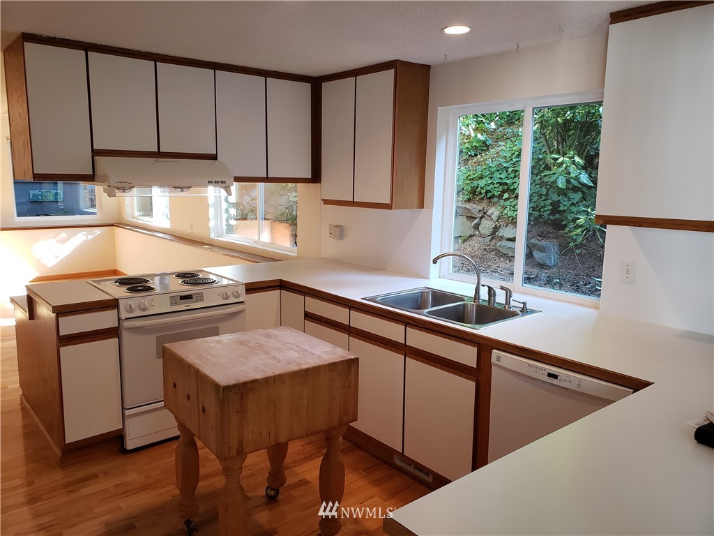 850 Edmonds Street Edmonds, WA 98020 - Photo 5 of 7