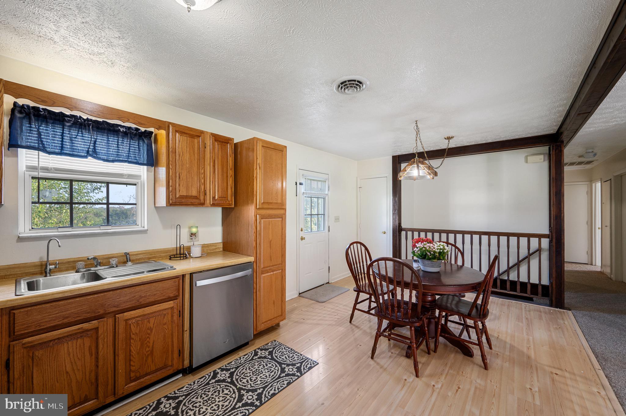 1100 Loop Road Gerrardstown, WV 25420 - Photo 4 of 33