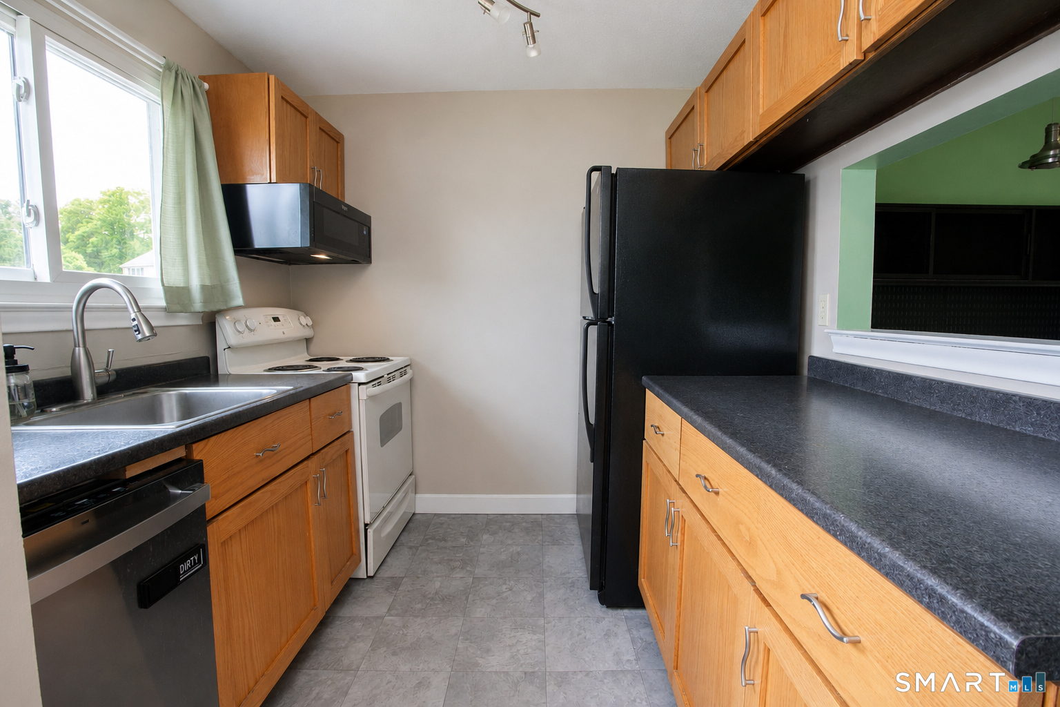 16 Seymour Road, Unit 4E East Granby, CT 06026 - Photo 4 of 19