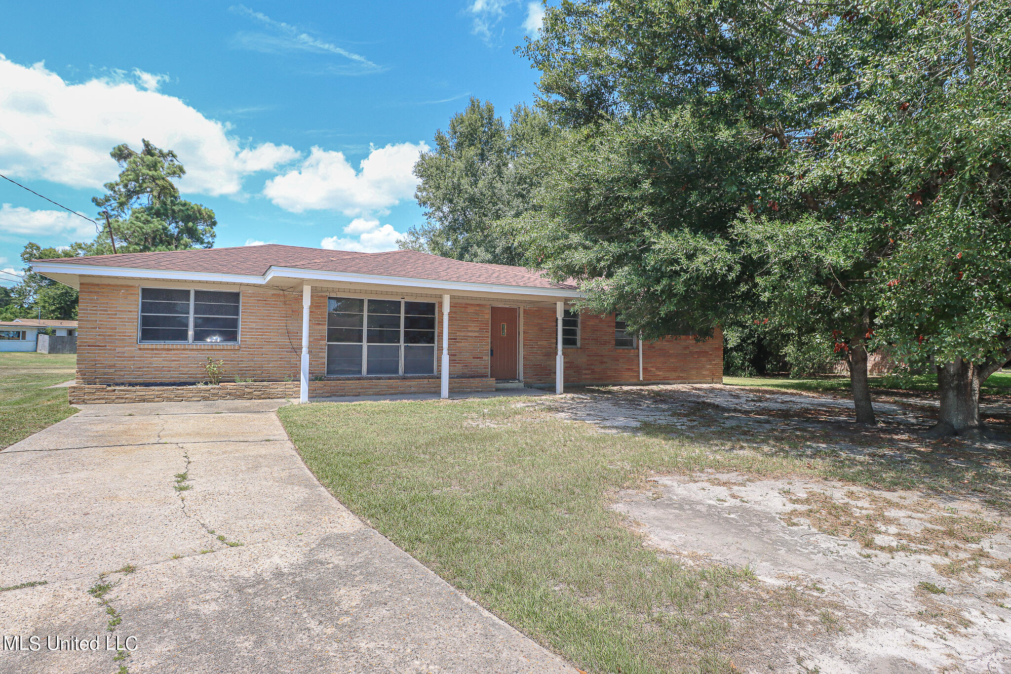 2460 Carter Road Biloxi, MS 39531 - Photo 1 of 20 Front View