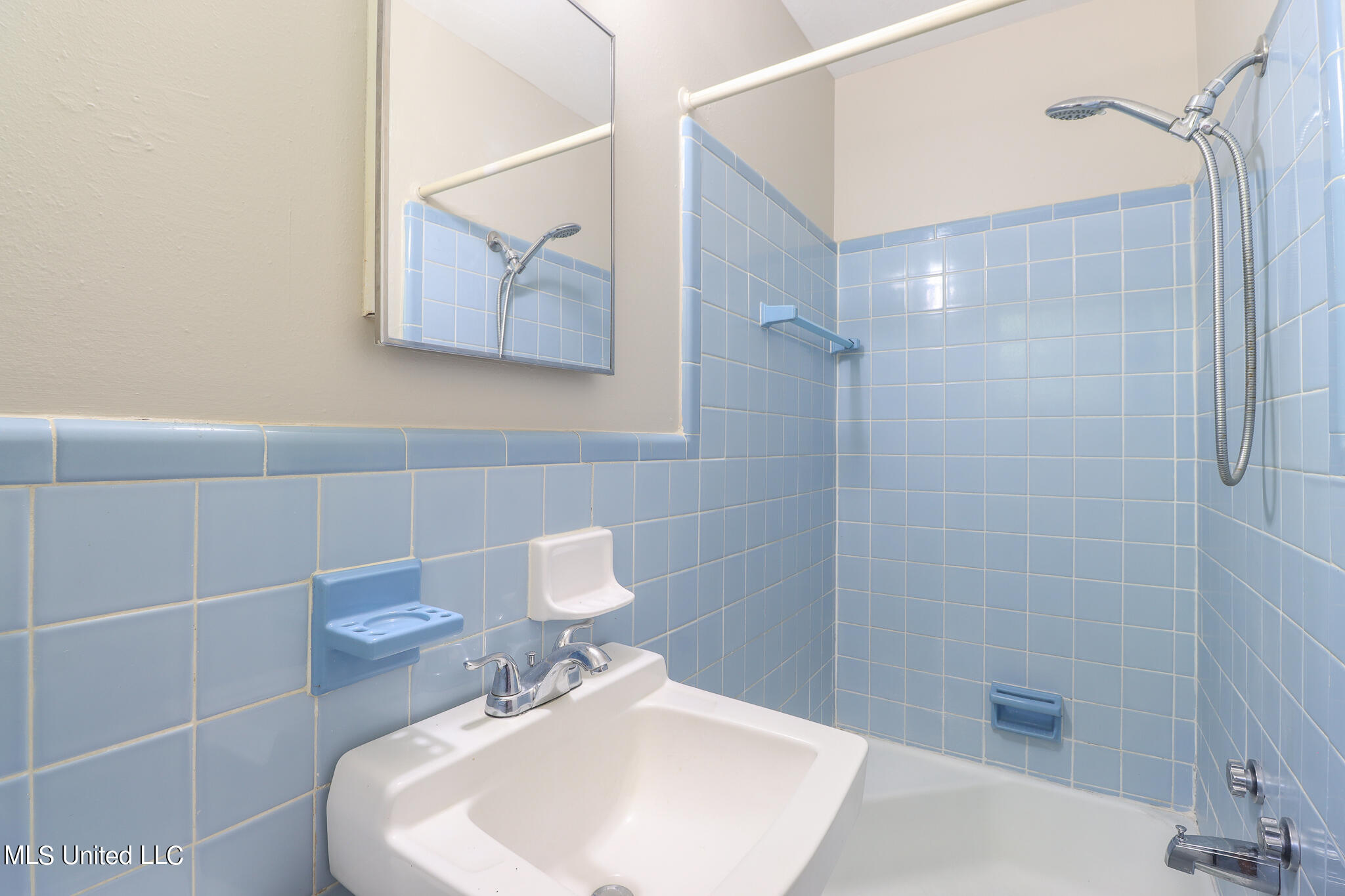 2460 Carter Road Biloxi, MS 39531 - Photo 18 of 20 2460 Carter-54029