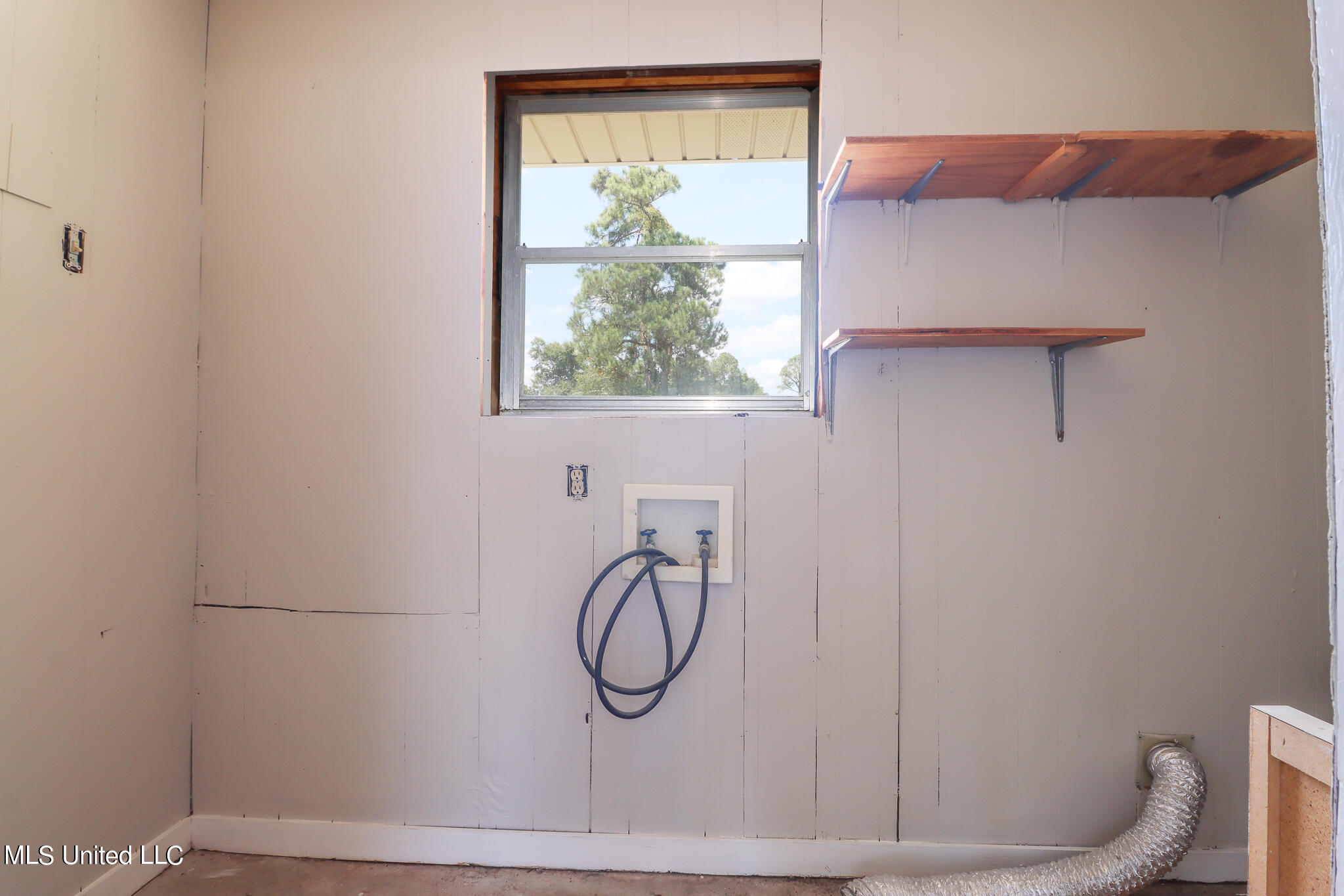 2460 Carter Road Biloxi, MS 39531 - Photo 6 of 20 2460 Carter-54008