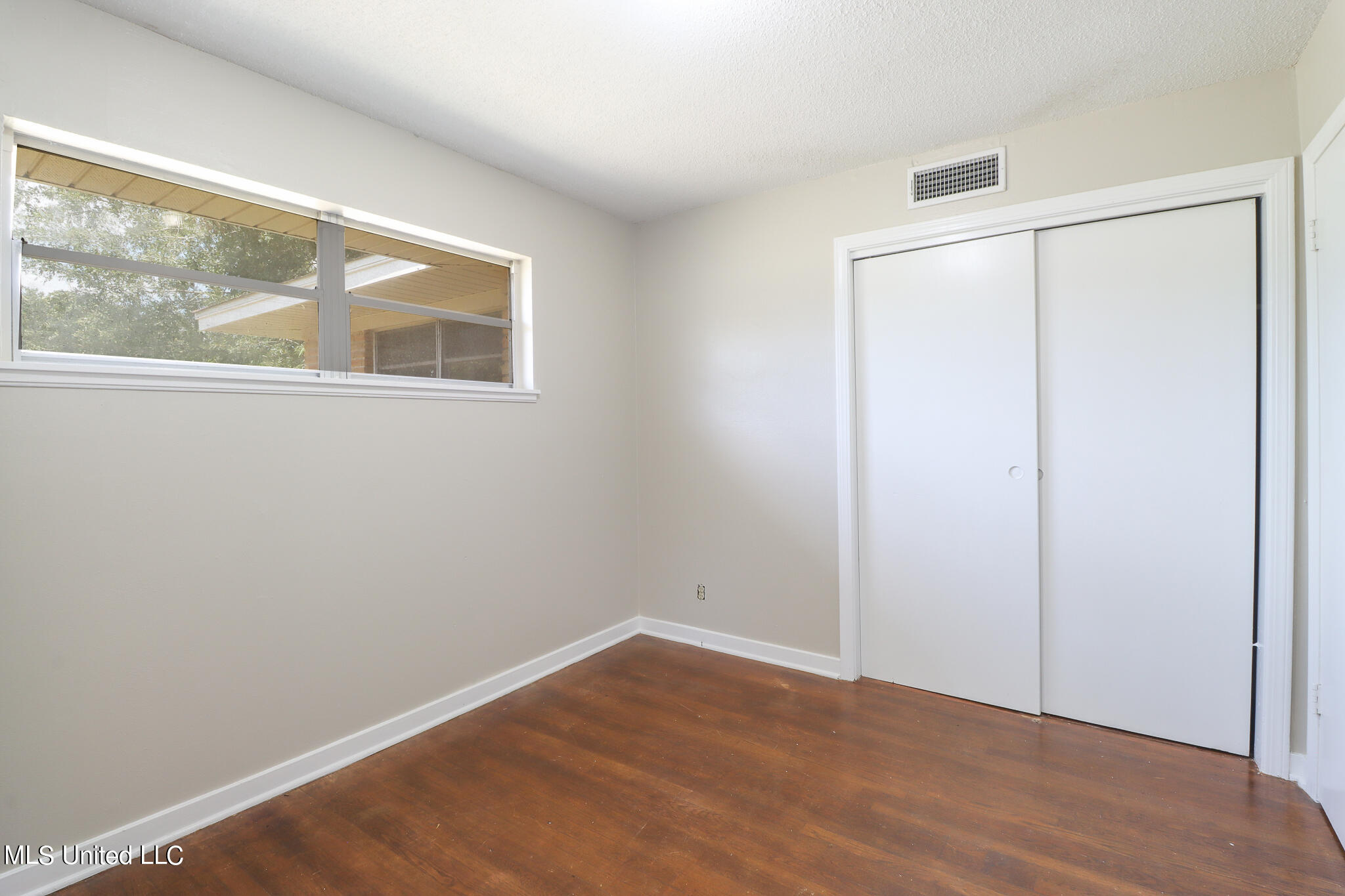 2460 Carter Road Biloxi, MS 39531 - Photo 10 of 20 2460 Carter-54016