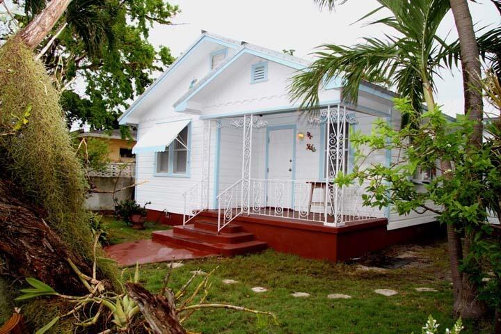 3738 Eagle Avenue Key West, FL 33040 - Photo 3 of 37 a view of a backyard with a garden