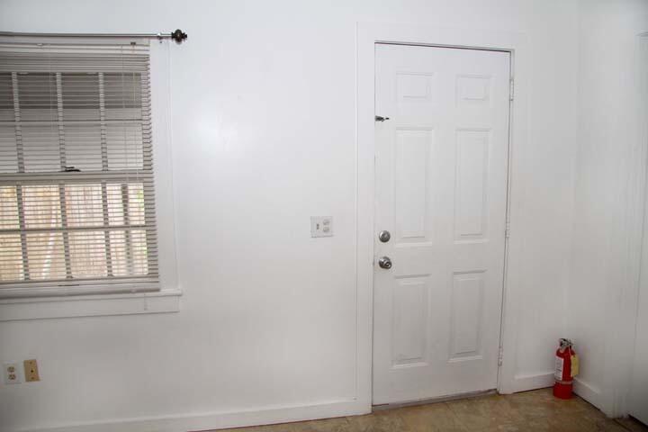 3738 Eagle Avenue Key West, FL 33040 - Photo 31 of 37 a bathroom with a window