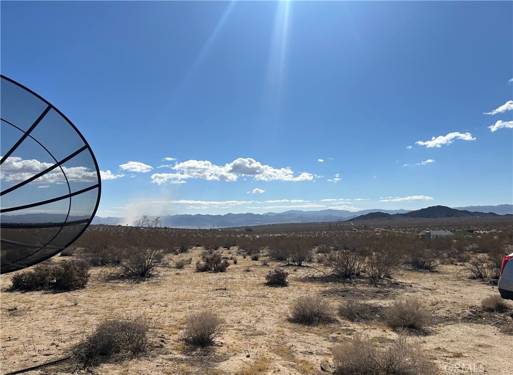63737 Gibson Road Joshua Tree, CA 92252 - Photo 25 of 25 a view of a sky from a balcony