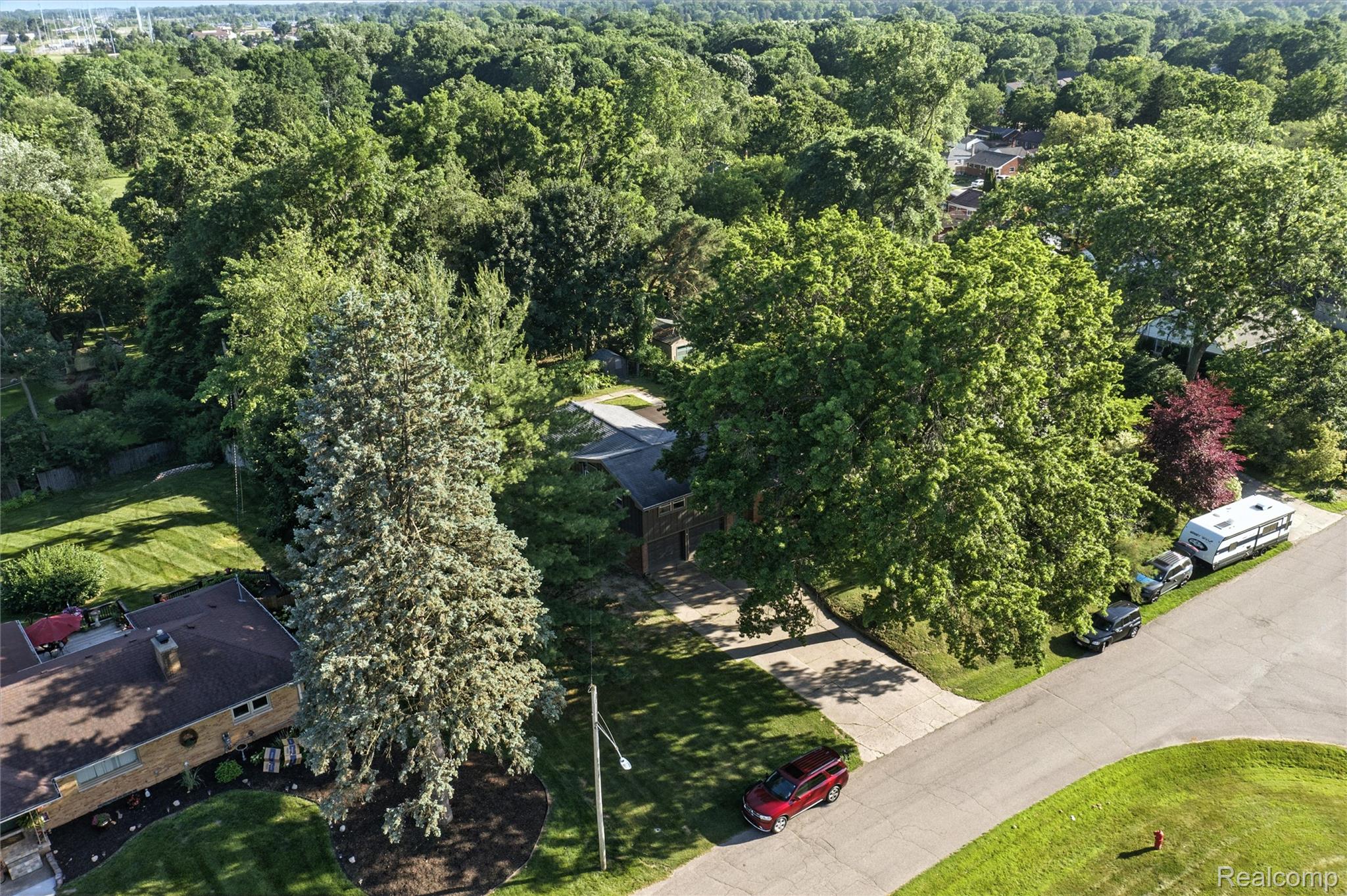 2329 Cumberland Road Lansing, MI 48906 - Photo 34 of 35 IMG_0910.JPG