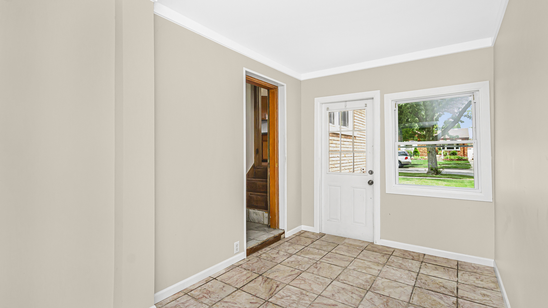 2322 South 7th Avenue North Riverside, IL 60546 - Photo 13 of 21 an empty room with windows