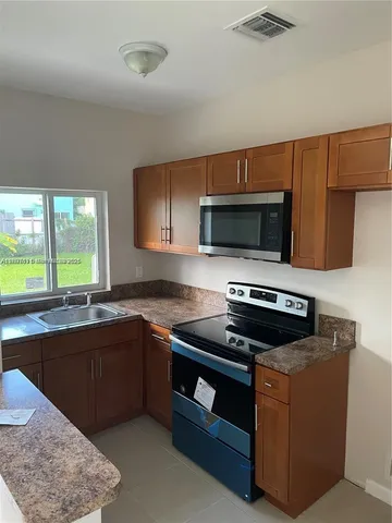 $1,500 | 8321 Northeast Miami Court, Unit 2, Miami, FL 33138