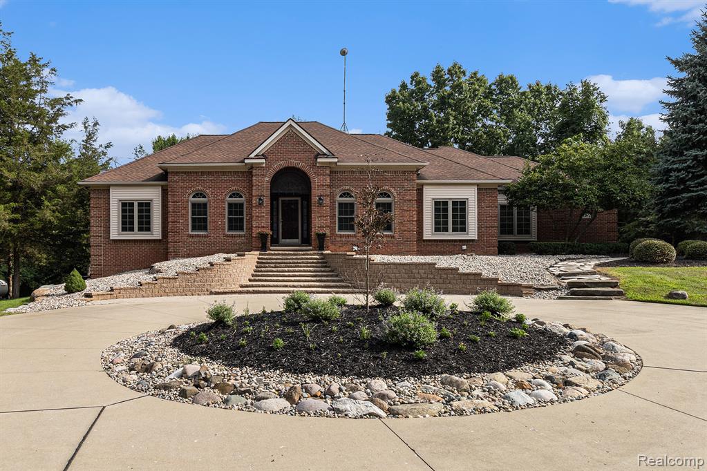 6439 Cohoctah Road Fenton, MI 48430 - Photo 1 of 50