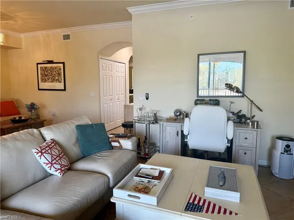 $8,000 | 9723 Acqua Court, Unit 323, Naples, FL 34113