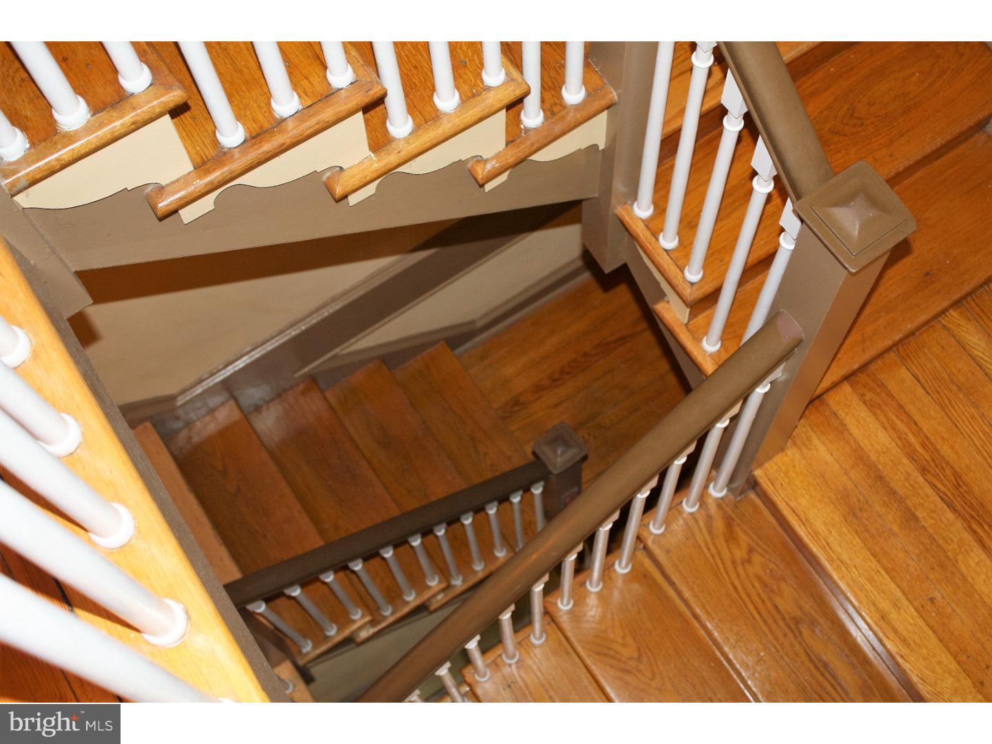 29 Hilltop Road Philadelphia, PA 19118 - Photo 12 of 25 Gallery Image 12
