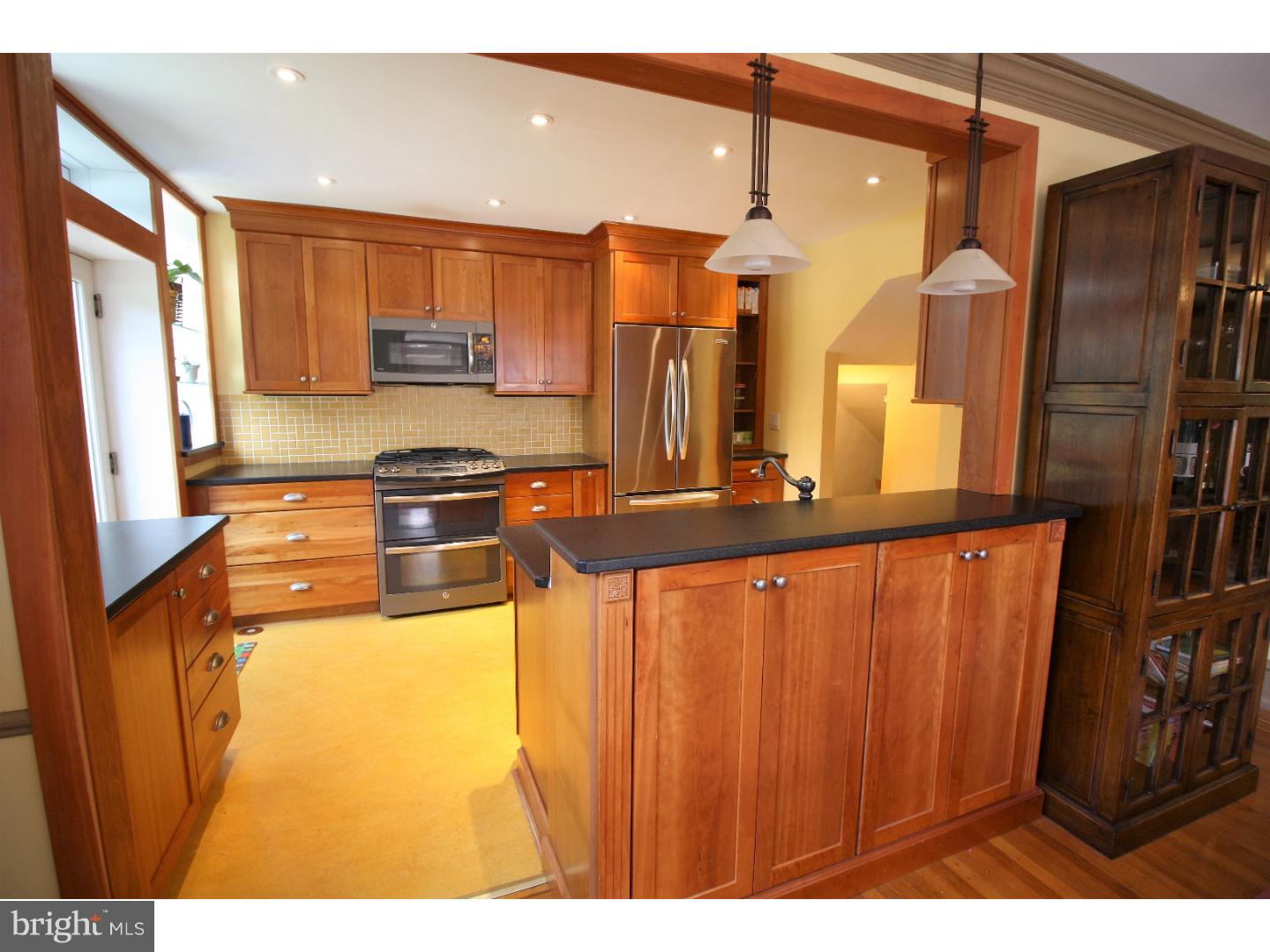 29 Hilltop Road Philadelphia, PA 19118 - Photo 10 of 25 Kitchen