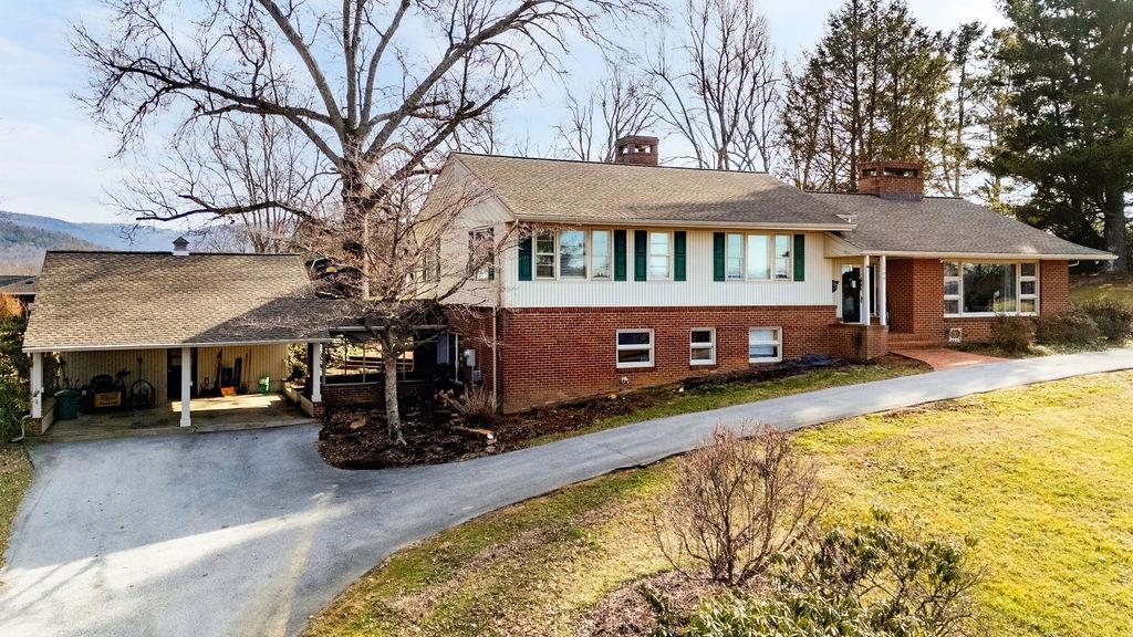 1508 Brunswick Road Waynesboro, VA 22980 - Photo 3 of 33 Gallery Image 3