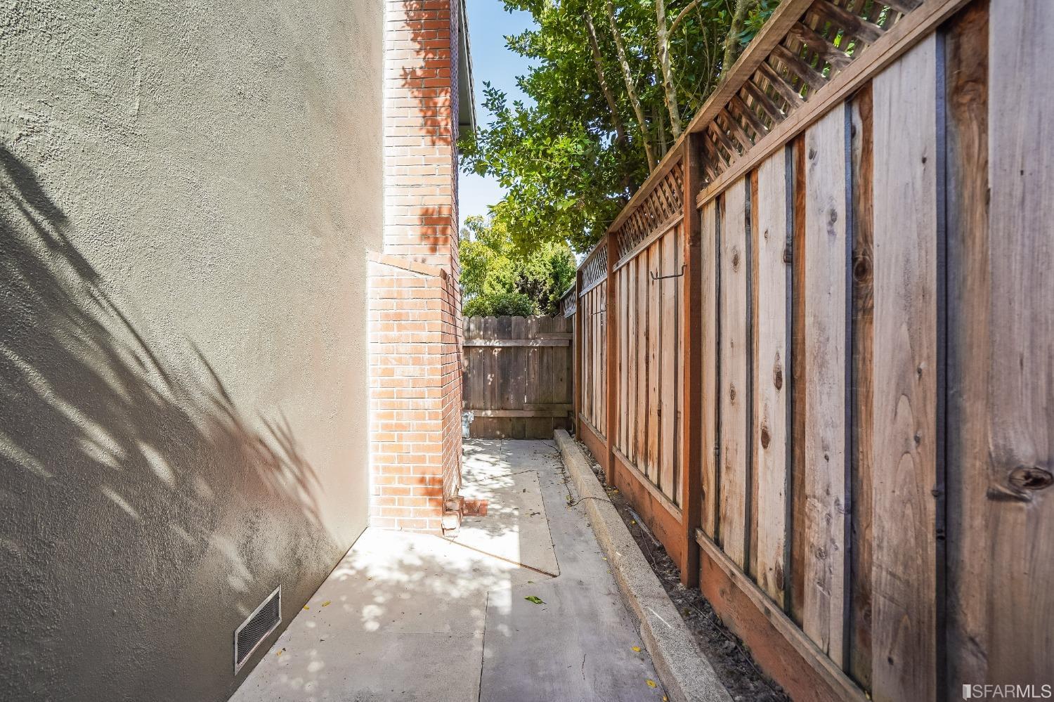 1838 Whitecliff Way San Mateo, CA 94402 - Photo 50 of 56 a view of a wooden fence