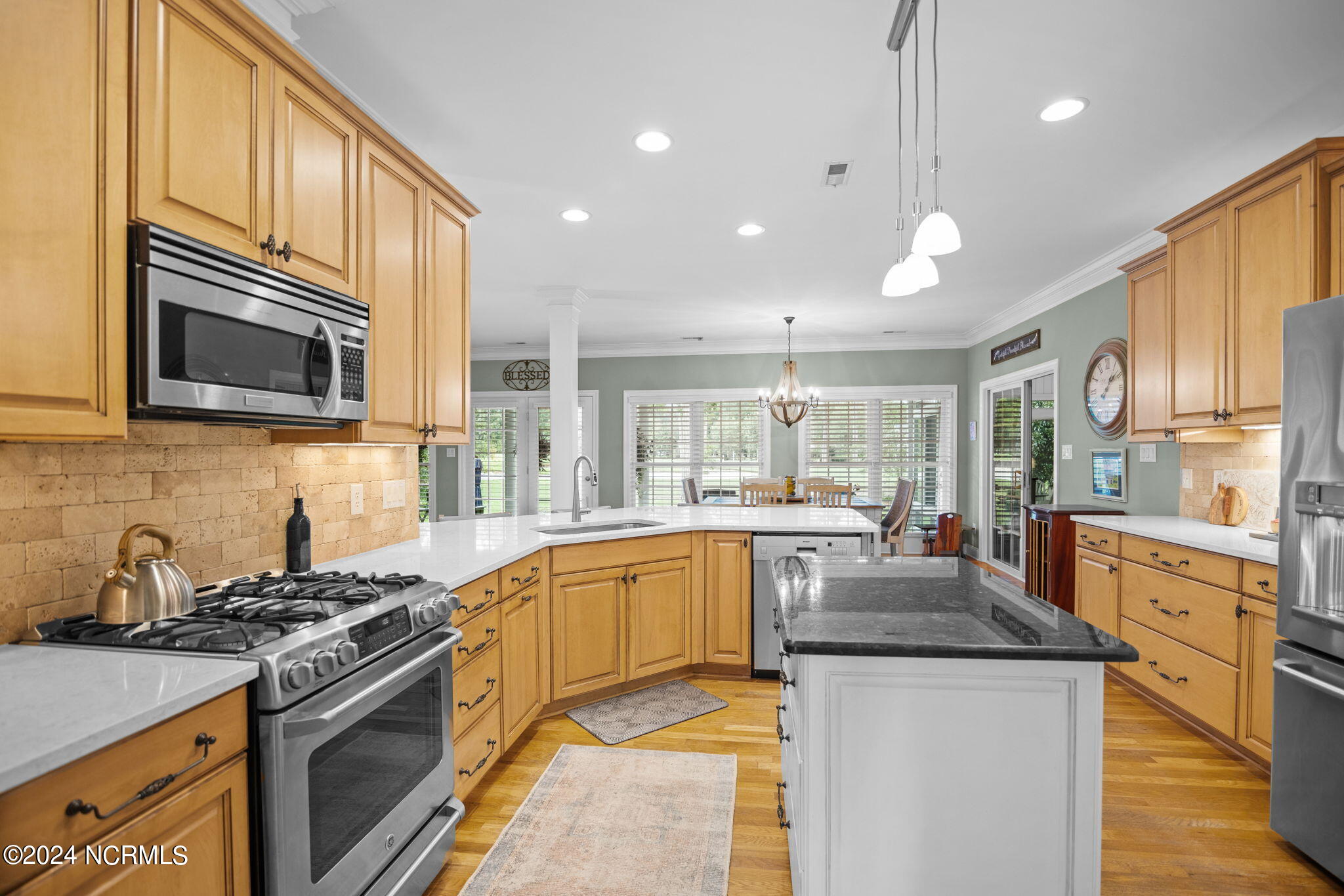 301 Neuse Drive Chocowinity, NC 27817 - Photo 21 of 58 107-web-or-mls-BLS_0093 (2)