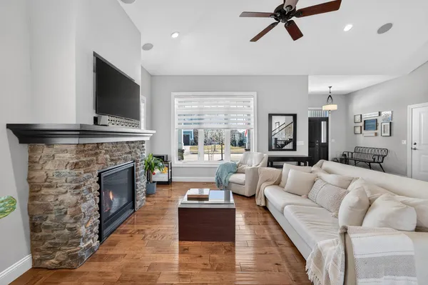 $749,000 | 2410 Genevieve Way, Waunakee, WI 53597