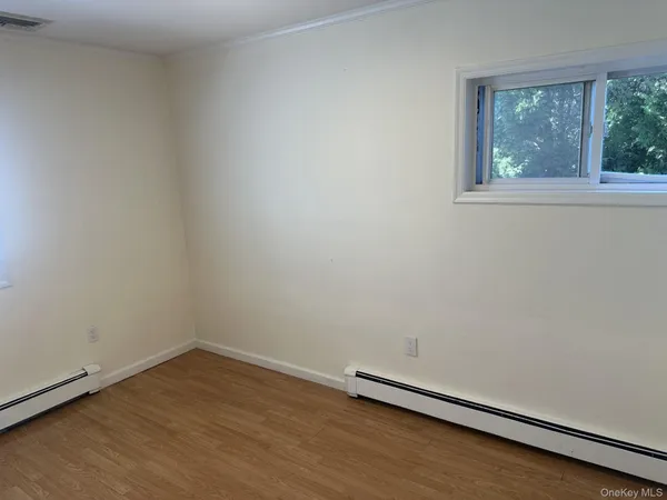 $4,000 | 1 Hamlet Road, Levittown, NY 11756